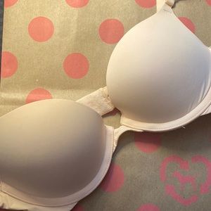 PINK 32B Campus Push-up Bra